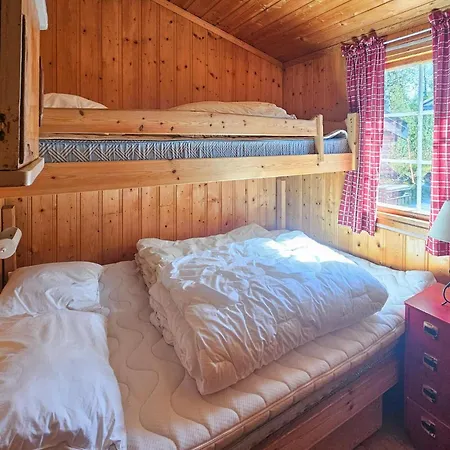 Сasa de vacaciones 3 Bedroom Lovely In *