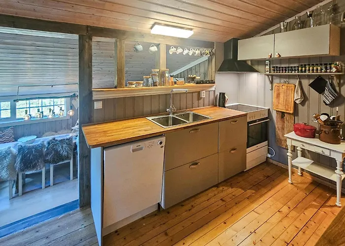 Hébergement de vacances 3 Bedroom Lovely In *